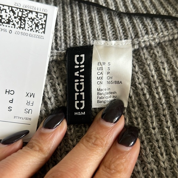 H&M Divided Sweater - Picture 5 of 7